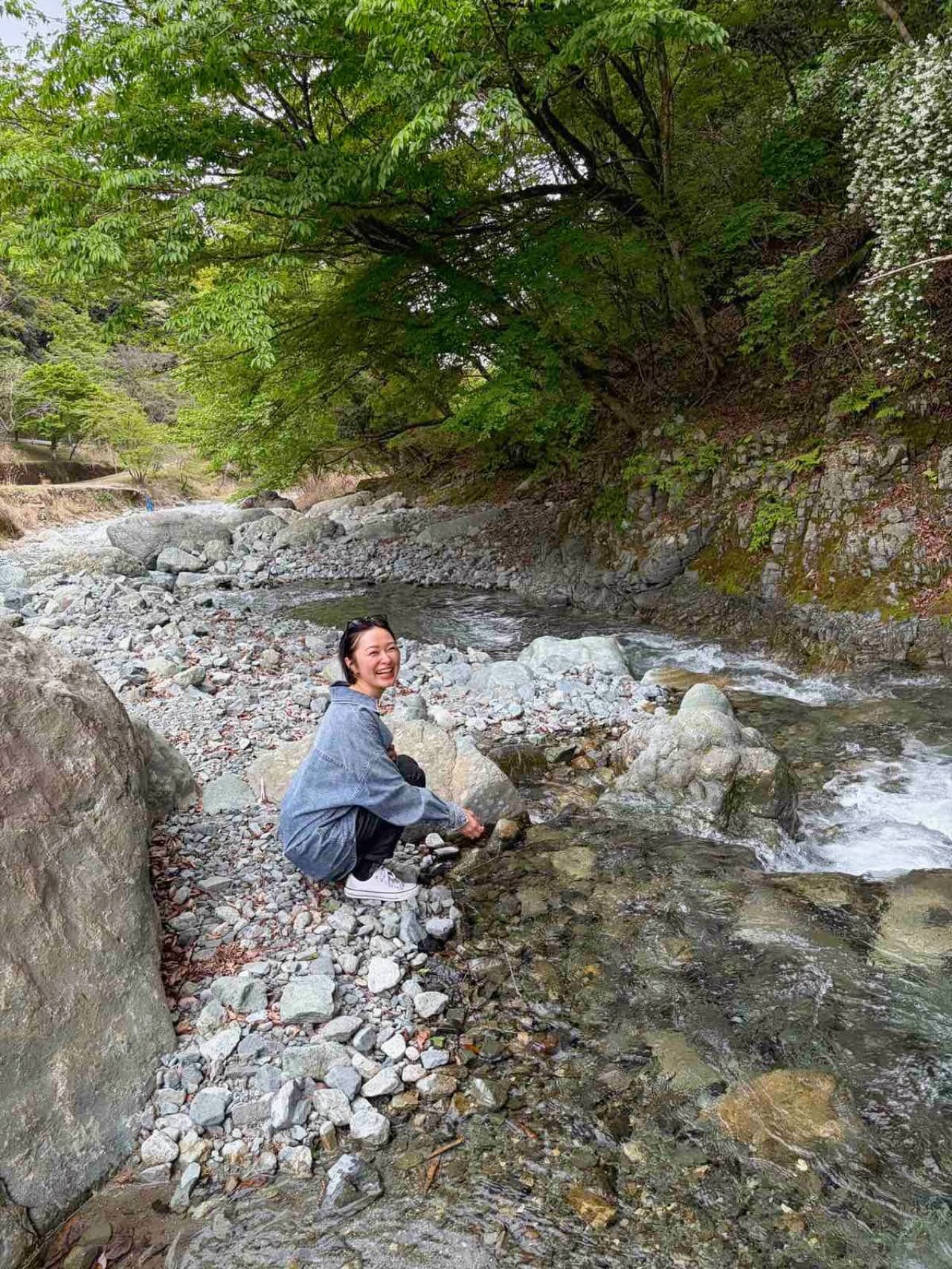 sayakaichii on April 27, 2026: "日持ちする煮物やおばんざいをいくつか作りタッパーに詰めて、ひとり立ちした娘に会ってきた